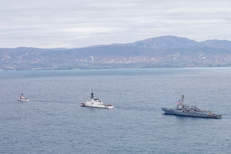 Des navires de guerre américains dans la baie de Port-au-Prince